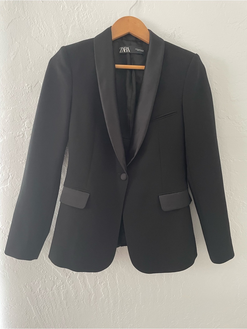 Zara Tuxedo Blazer - Picture 5 of 16